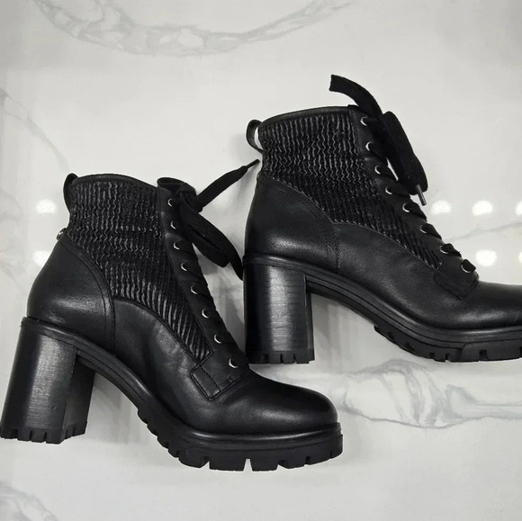 Vince Camuto Donna Combat/ Moto Bootie - Picture 4 of 16